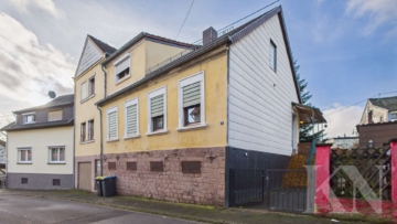 Seitenansicht - Viel Potenzial für Handwerker: Zwei Häuser in Schiffweiler