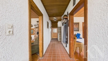 Eingangsbereich / Flur - Einfamilienhaus mit Scheune und Ausbaupotenzial in Marpingen-Urexweiler!