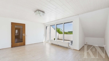 Wohnen mit Ausblick – 2-Zimmer-Wohnung mit Loggia in Saarbrücken zur Miete!, 66113 Saarbrücken, Dachgeschoss