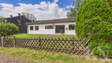 Vorderansicht - Ruhig gelegenes Einfamilienhaus mit großzügigem Grundstück in Heckendahlheim