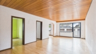 Wohnzimmer - Gepflegte Eigentumswohnung mit Garage & Balkon in Völklingen-Heidstock