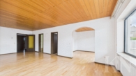 Wohnzimmer - Gepflegte Eigentumswohnung mit Garage & Balkon in Völklingen-Heidstock
