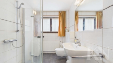Badezimmer - Nähe Universität: Zwei Eigentumswohnungen mit Garten, Balkon & Terrasse