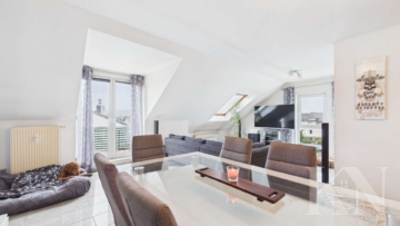 Wohn-/Esszimmer - Gepflegte 3-Zimmer-Wohnung mit Balkon und Stellplatz in ruhiger Lage