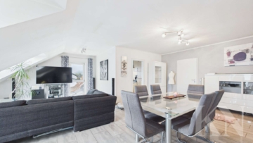 Wohn-/Esszimmer - Gepflegte 3-Zimmer-Wohnung mit Balkon und Stellplatz in ruhiger Lage