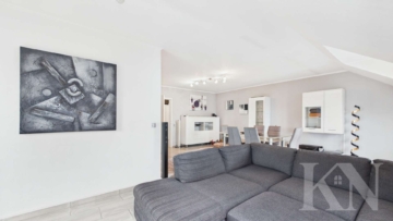 Wohn-/Esszimmer - Gepflegte 3-Zimmer-Wohnung mit Balkon und Stellplatz in ruhiger Lage