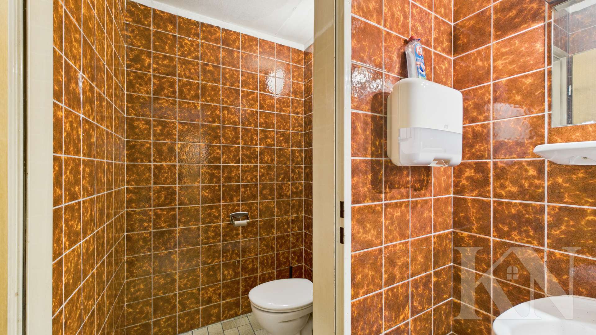 WC Untergeschoss - 120m² Ladenlokal in zentraler Lage von Illingen – Lagerfläche optional anmietbar