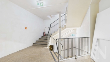 Treppenhaus - 120m² Ladenlokal in zentraler Lage von Illingen – Lagerfläche optional anmietbar