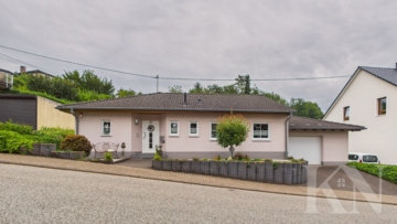 Komfortables Wohnen auf einer Ebene – Bungalow mit Gartenparadies und großer Garage in Merchweiler!, 66589 Merchweiler, Bungalow
