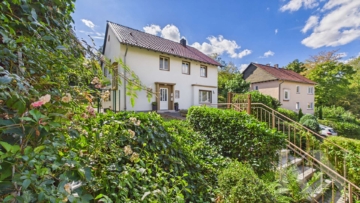 Großzügiges Ein- bis Zweifamilienhaus in Saarbrücker Top-Lage, 66119 Saarbrücken, Einfamilienhaus