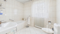 Badezimmer - Ihr neues Zuhause in Riegelsberg – charmantes Einfamilienhaus mit Balkon, Terrasse & Garage!