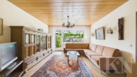 Wohnzimmer - Ihr neues Zuhause in Riegelsberg – charmantes Einfamilienhaus mit Balkon, Terrasse & Garage!