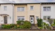 Frontansicht - Ihr neues Zuhause in Riegelsberg – charmantes Einfamilienhaus mit Balkon, Terrasse & Garage!