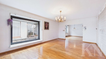 Wohnzimmer - Freistehendes Einfamilienhaus in ruhiger Feldrandlage von Püttlingen – Platz für die ganze Familie