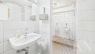 WC Herren Gaststätte - Vielseitiges Wohn- und Geschäftshaus mit großem Potenzial in zentraler Lage von Riegelsberg
