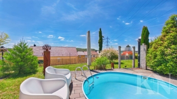 Pool - Stilvoll wohnen mit Wellness, Pool und Fernblick