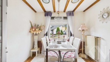 Esszimmer - Wohnen mit Charme – helle Erdgeschosswohnung mit Terrasse und Altbau-Flair!