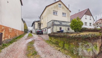 Freistehend! Großzügiges Ein,- bis Zweifamilienhaus in Wiesbach, 66571 Eppelborn, Einfamilienhaus